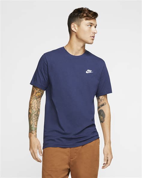 Nike Club Men's T